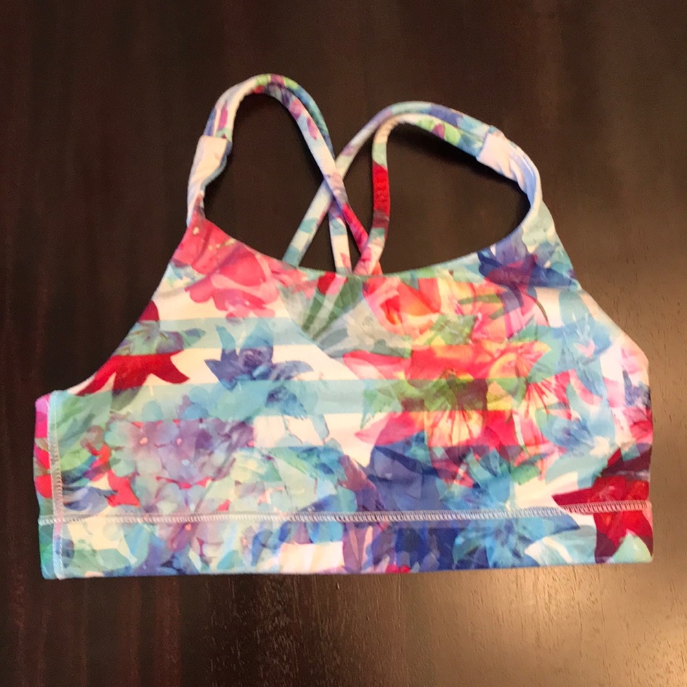Athleta girl cross cross sports bra size 7.
